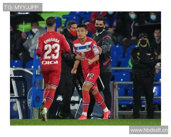 五大联赛社交媒体回应争议事件分析与影响探讨 五大联赛社交媒体回应争议事件分析与影响探讨